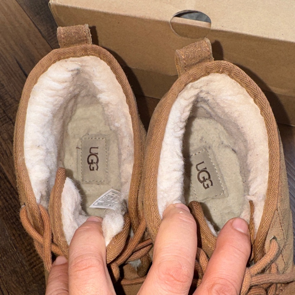 UGG Kids  Neumell ll tan boots - Picture 12 of 16